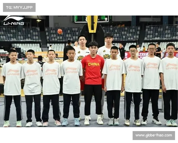 中国海亮外语中学男篮迎战黑山队 挑战欧洲青训成果争夺耐高季军 中国海亮外语中学男篮迎战黑山队 挑战欧洲青训成果争夺耐高季军